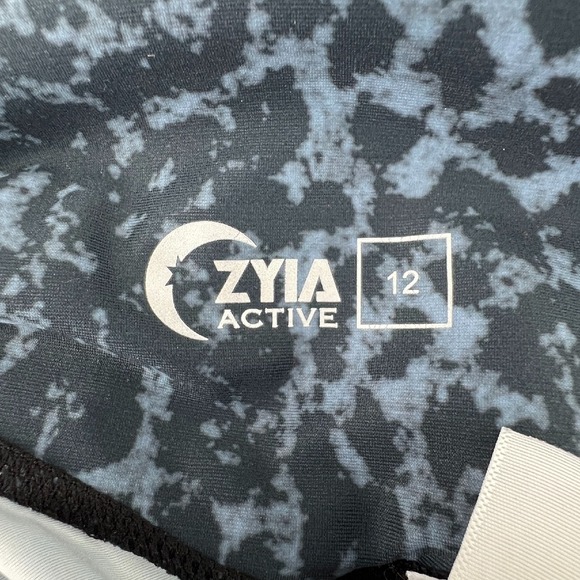 Zyia Active Women 12 Light n Luxe High-Rise Scrunchy 7/8 Leggings Blue Leopard‎ - Picture 5 of 6